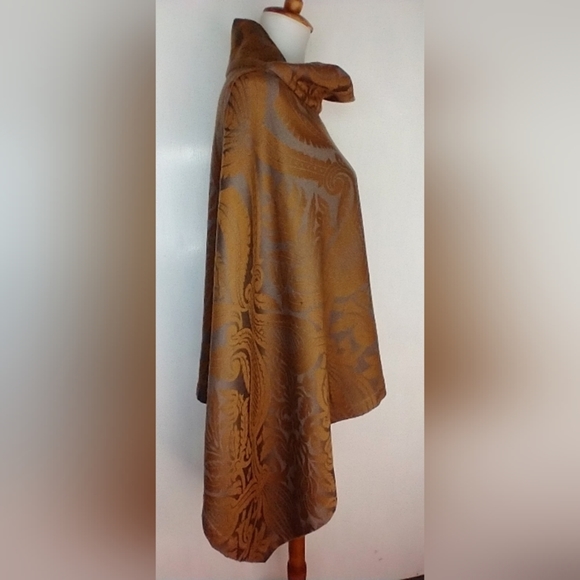 CECCHI E CECCHI THROW ON WRAP - Picture 6 of 7